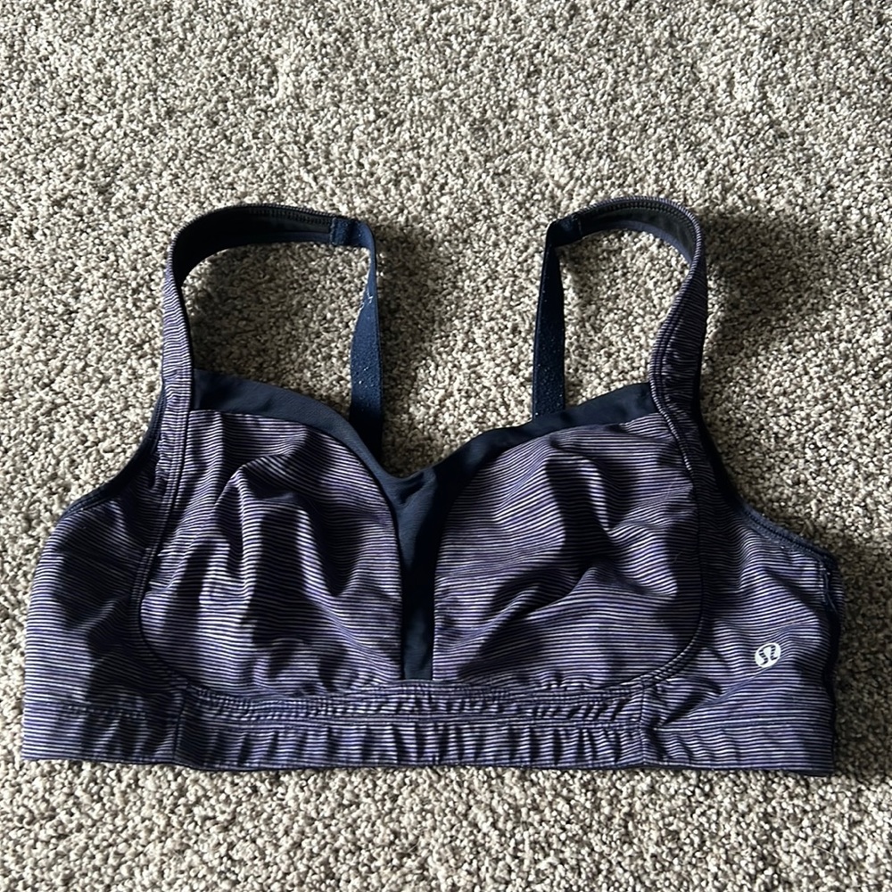Lululemon sports bra